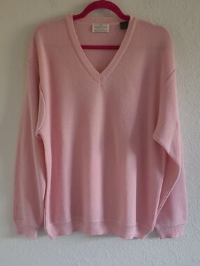 Claymore Shop Light Pink V-Neck Sweater. Baby Alpaca/Wool. Sz.Large Like New.
